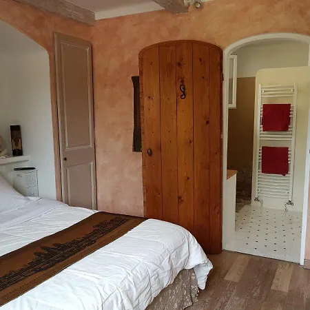 D'hotes Au Pays De Fayence Oda ve Kahvaltı Tourrettes